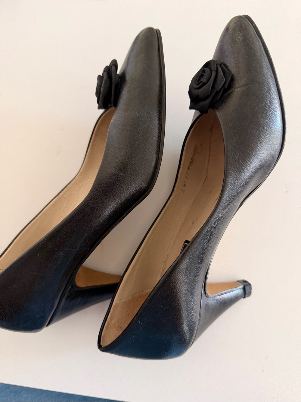 Vintage Black Stiletto’s | Kitten Heel | Pointy toe Rose Leather Pumps